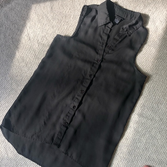 Collared Button Up Tank - Picture 1 of 2